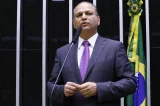 Líder do governo Bolsonaro na Câmara, Ricardo Barros vai apresentar projeto que criminaliza pesquisas eleitorais