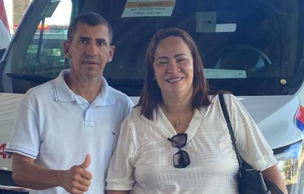 Acompanhado da prefeita Suzana Ramos vereador Clésio Carvalho