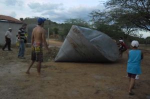 Cisternas derretidas comprovam fabricação irregular