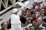 Papa ficou retido em engarrafamento por escolha do Vaticano