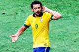 Fred é suspenso por 4 jogos e ameaça deixar o Brasil