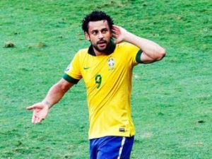 Fred -suspenso - por 4 jogos e ameaça deixar o Brasil