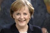 Angela Merkel diz que coalizão será mantida por margem estreita