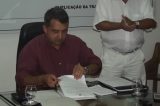 Prefeito Isaac Carvalho sancionou a Lei que instaura o Estatuto do Magistério no município
