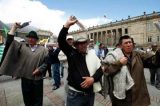 Camponeses colombianos decidem desbloquear rodovias