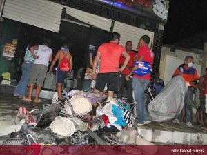 Incêndio destrói loja de roupas em Irecê