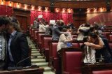 Debate no parlamento italiano é interrompido por beijaço pelos direitos LGBT