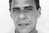 Chico Buarque versus Roberto Carlos