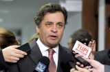 Em coletiva, Aécio reafirma aliança com Serra