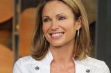 Jornalista descobre câncer em mamografia ao vivo na TV