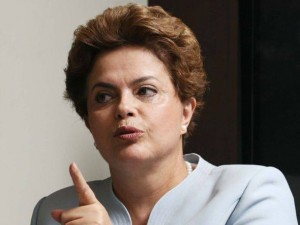 dilma-dedada