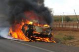 Ambulância que transportava pacientes para Irecê pega fogo na BA-052