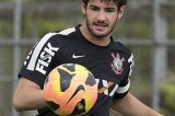 Tite mantém Pato entre os reservas do Corinthians