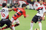 Vitória bate o Flamengo e ainda sonha com Libertadores