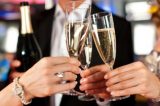 Beber demais aumenta taxa de divórcio, mas não se casal bebe junto