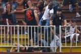 Torcedores brigões têm tratamento vip dos clubes, com direito a ingressos, lugar em voos e hospedagem em hotéis de luxo