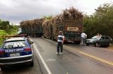 Canavieiros fecham BR 408 em protesto