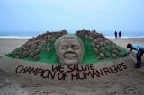 Mandela é homenageado com ‘rosto humano’ formado em areia