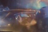 Policial joga cão dentro do carro de suspeito após perseguição
