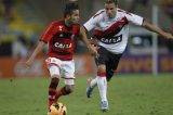 Flamengo fecha empréstimo de Feijão e cede Rafinha ao Bahia por um ano