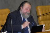 Eros Grau critica o PT por ter criticado o STF