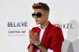 Mãe de Justin Bieber pede ao filho que procure ajuda