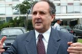 Cristovam Buarque relatará projeto que legaliza plantio doméstico de maconha