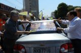 Adesivaço do PT a favor de candidatura própria reúne poucos militantes Adesivaço do PT a favor de candidatura própria reúne poucos militantes