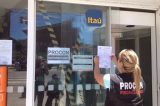 Procon fecha agências do Santander e do Itaú em  Pernambuco