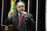 Cristovam pede apoio à federalização do ensino básico