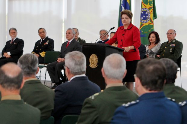 dilma-durante-cerimonia-de-apresentacao-de-novos-oficiais-generais-1