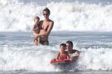 Gisele e Tom Brady curtem praia