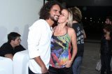 Tá rolando! Giulia Gam faz charme com namorado