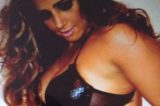 Mulher que saiu com Ronaldinho exibe decotão