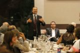 Em tom de despedida, Eduardo é homenageado
