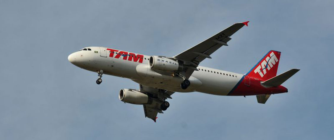 aviao tam grande