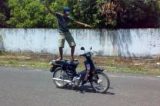 Motoqueiros empinam motos em Petrolina colocando em risco a vida de pessoas