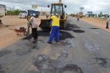 Prefeitura de Juazeiro realiza operação tapa-buraco em outro trecho da BA 210