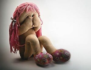 bonequinha-triste