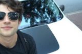 Chay fatura R$ 80 mil por foto de seu carro novo