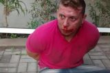 Homem agride policial e acaba sendo moido de porrada