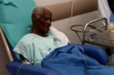 Após seis dias na cadeira da emergência de Hospital, idoso de 83 anos consegue um leito