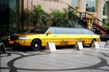 Limousine banhada a ouro