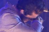 Luan Santana não segura a emoção e cai no choro em homenagem a Cristiano Araújo