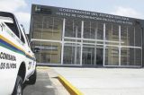 Policiais são assaltados quando revistavam suspeitos