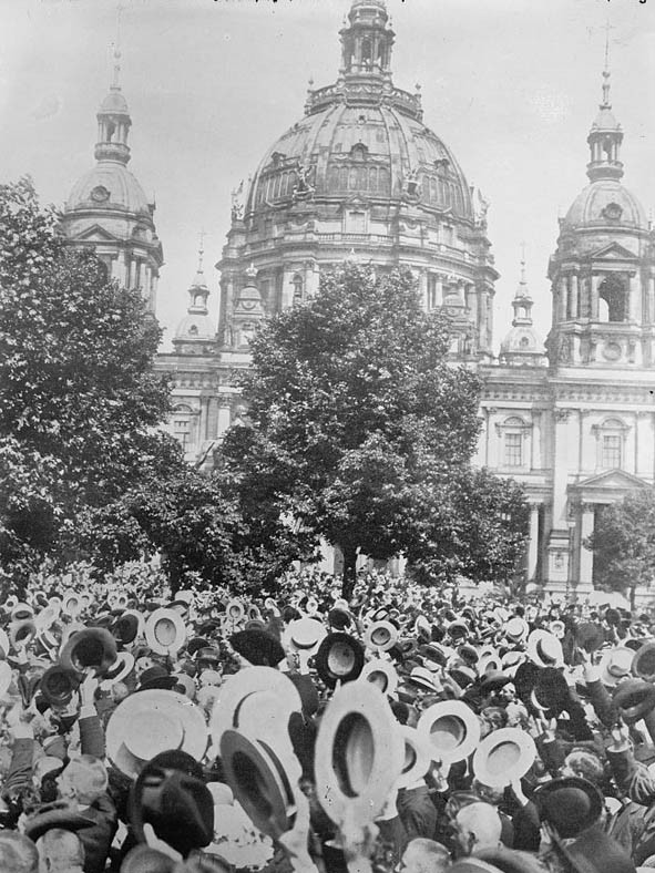 primeira guerra2 berlim_celebra_declaracao_de_guerra_library_of_congress_1