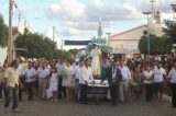Poucas pessoas na Procissão de Santa Terezinha em Carnaiba