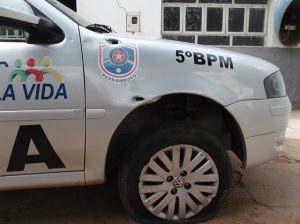 Carro da Policia petrolina banda ou metade