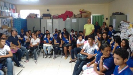 Jovens estudantes participaram da pré-conferência