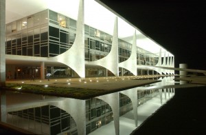 Palacio_do_Planalto-300x196